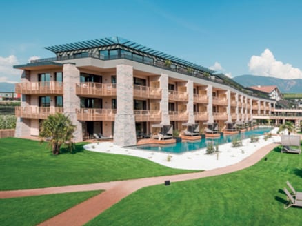 Hotel Weinegg in Girlan