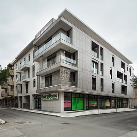 Edifício moderno em Lucera