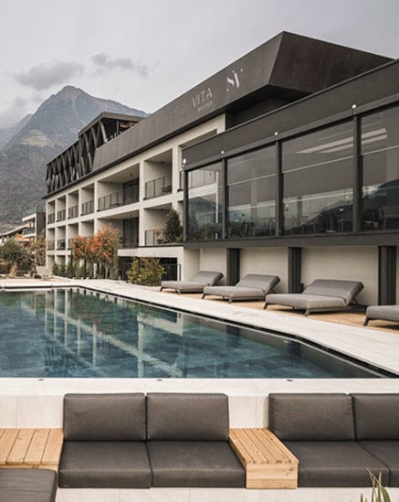 Construção nova: hotel em Tirolo